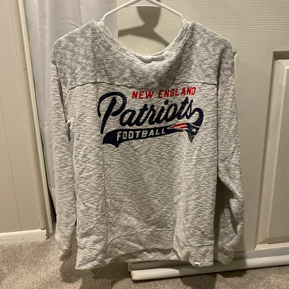 Women’s crew neck Patriots sweatshirt!